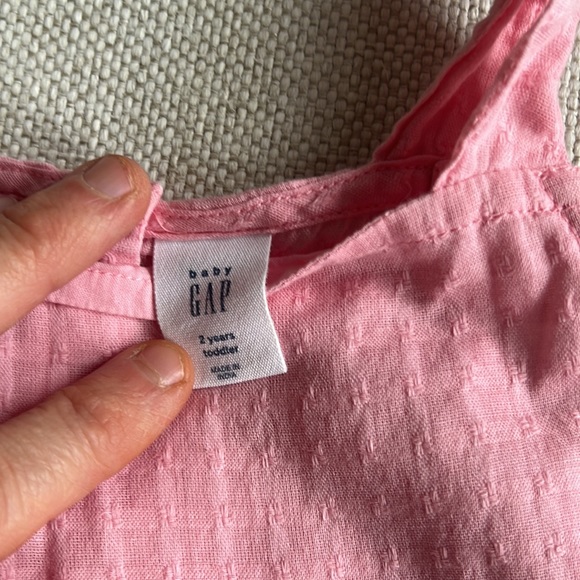 Set of 2 Size 2 baby Gap Tanks - Picture 7 of 8